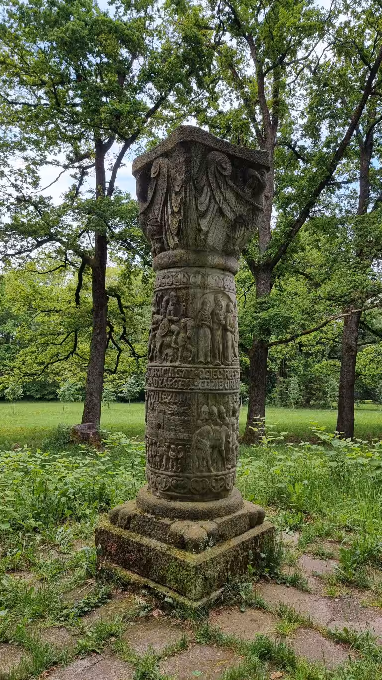 Rzeźba w Parku Rusinowa