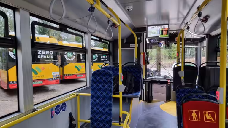 Wnętrze autobusu wodorwego w Wałbrzychu
