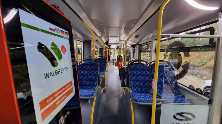 Wnętrze autobusu wodorwego w Wałbrzychu