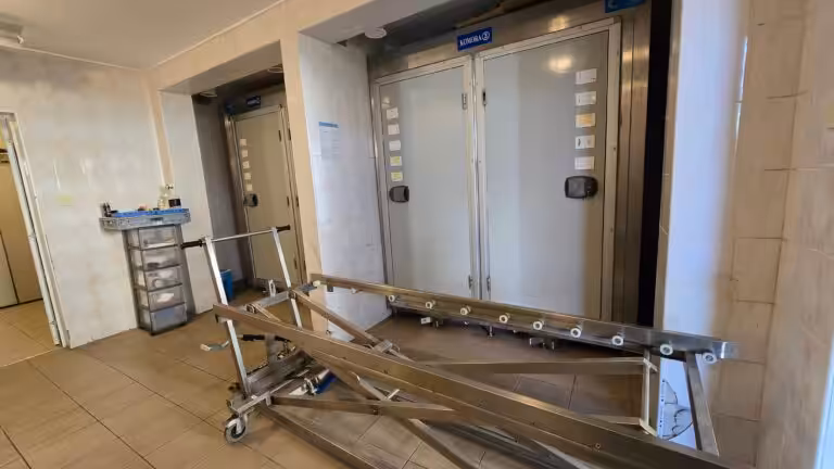 Prosektorium - cmentarz Biały Kamień.